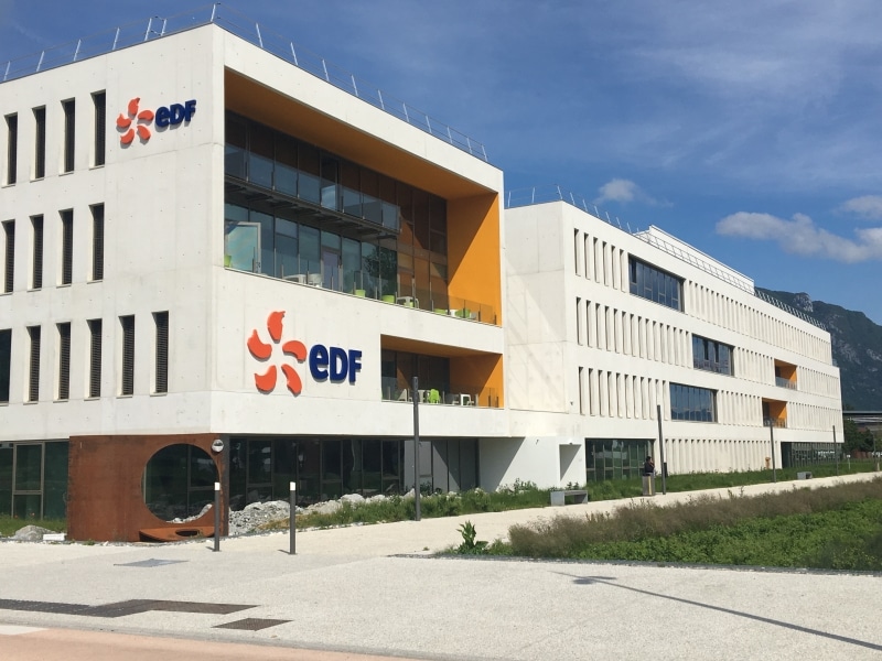 B&acirc;timent de Bureau pour EDF Hydraulique &agrave; Bourget du lac Ch&acirc;ssis Aluminium avec ouvrants cach&eacute;s, Mur Rideau Capot serreurs traditionnel